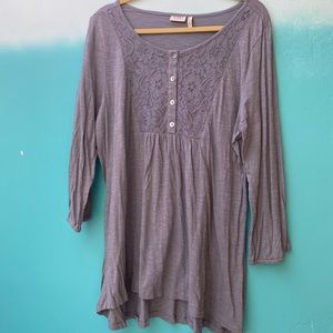 LOGO mid sleeve grey blouse w buttons and lace